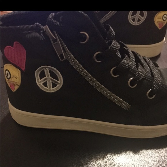 Emoji high top sneaker - Picture 2 of 4